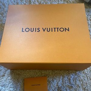 LOUIS VUITTON Gift box